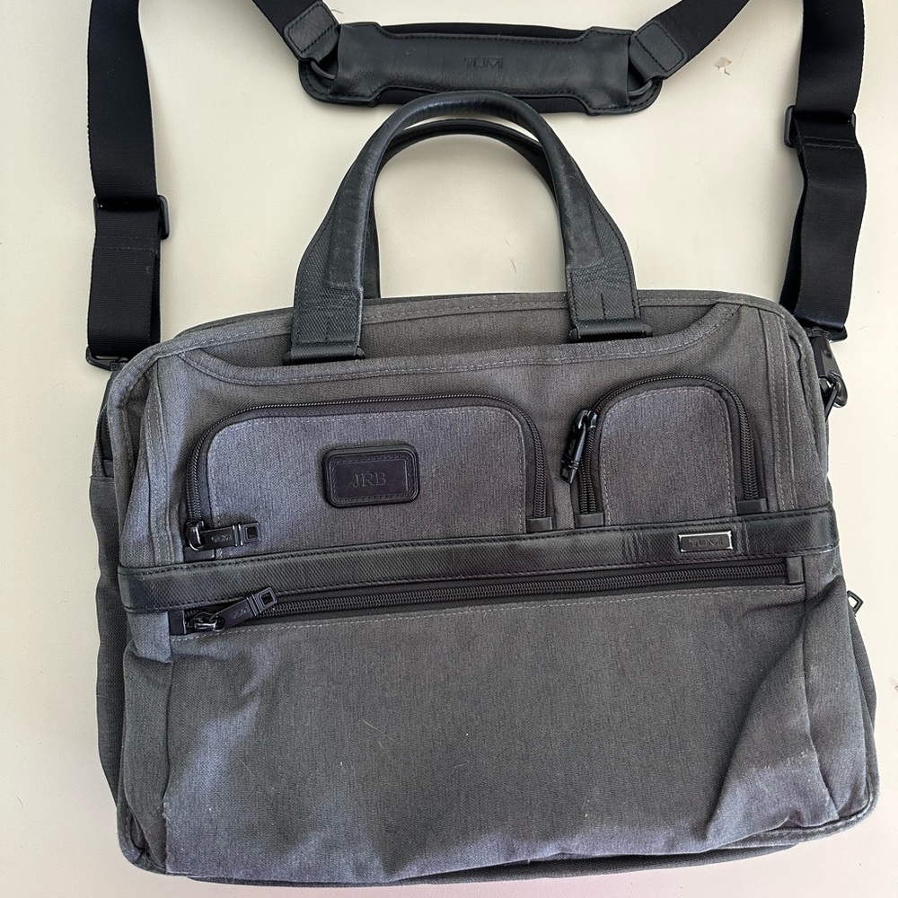 Tumi Alpha Business Bag Expandable Organizer Laptop/Briefcase  026141AT2